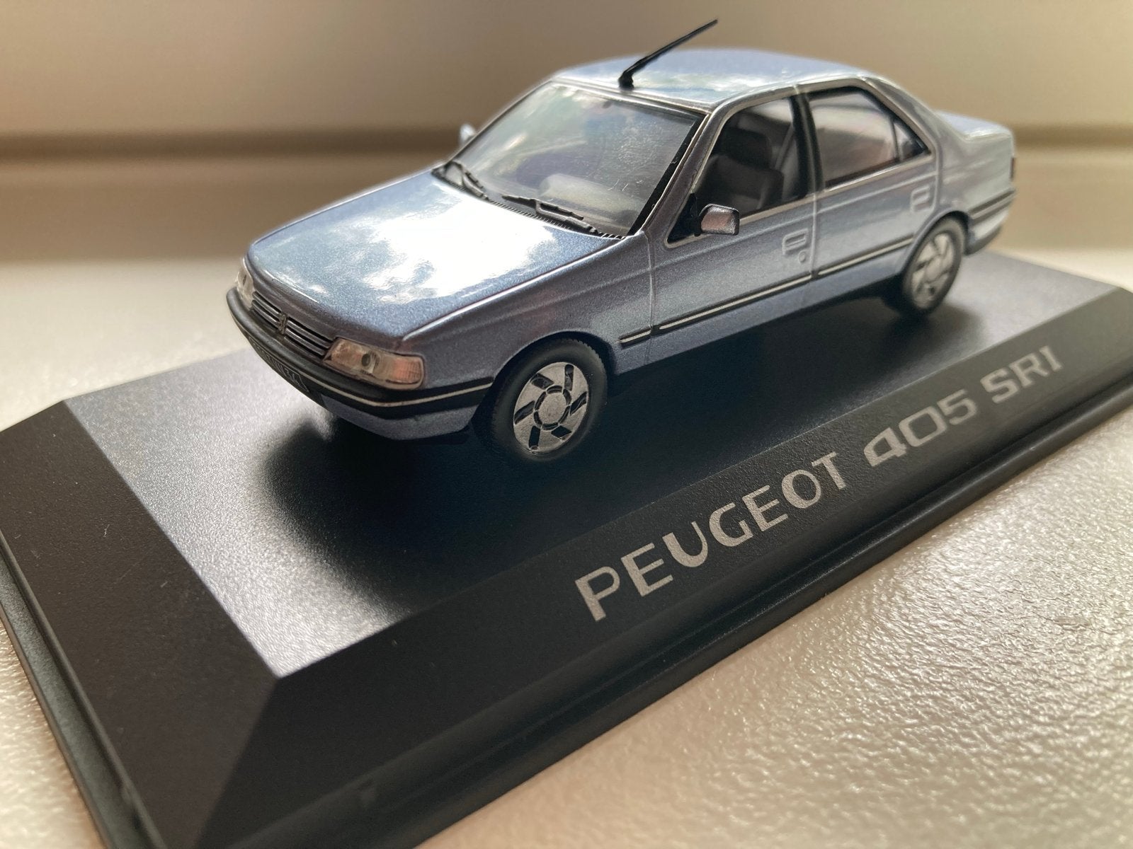 Norev Peugeot 405 sedan 1/43 - Uniek voor jouw verzameling!, Hobby en Vrije tijd, Modelauto's | 1:43, Ophalen of Verzenden, Nieuw