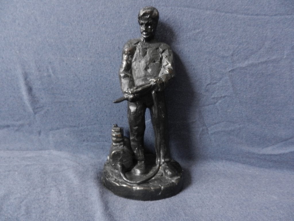 Bronzen sculptuur Man met lijm/schuimspuit door Jaap Hartman, Minder dan 20 cm, Ophalen of Verzenden, Brons, Zwart