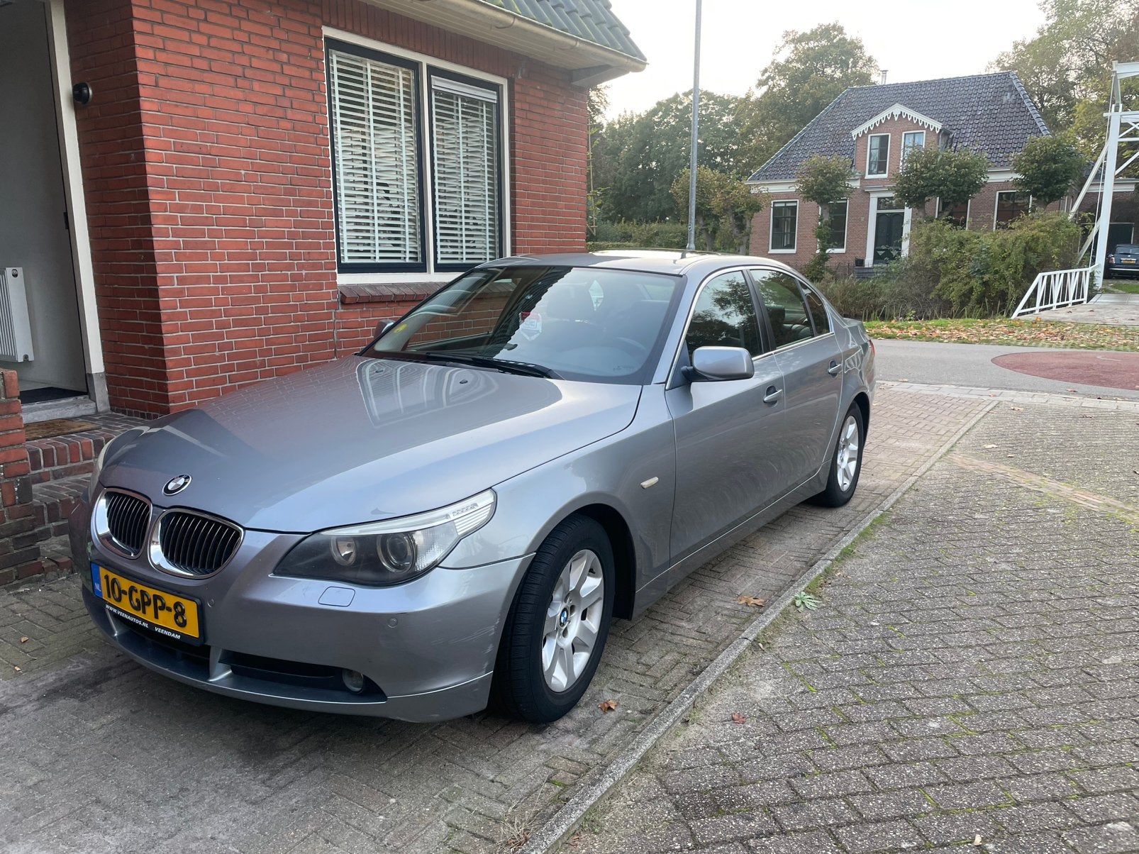 BMW 5-Serie 2.5 I 523 2007 Grijs, Auto's, Achterwielaandrijving, Zwart, 2497 cc, 1445 kg