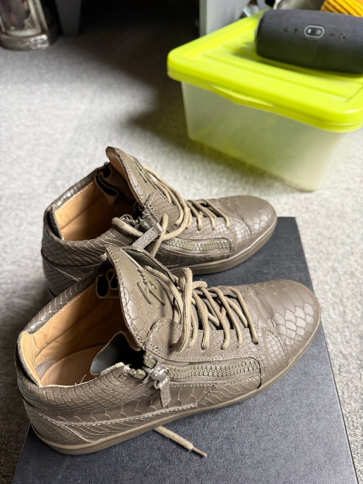 Giuseppe Zanotti sneakers olijfgroen snakeskin maat 39, Kleding | Heren, Schoenen, Overige kleuren, Ophalen of Verzenden, Sneakers of Gympen