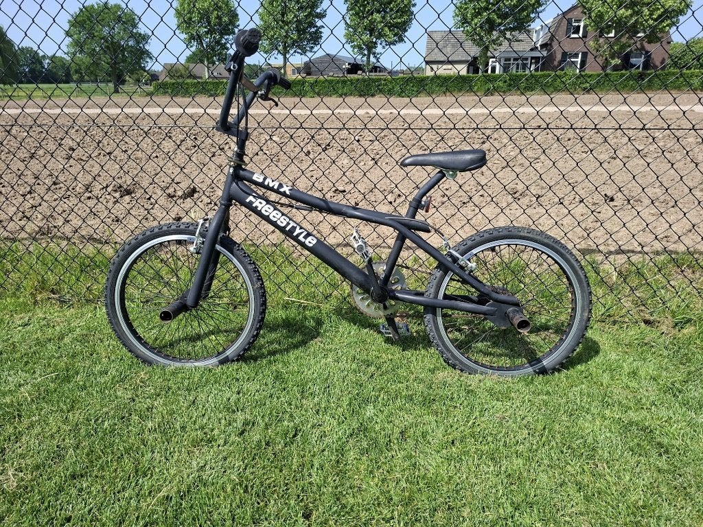BMX Freestyle zwart 20 inch, Fietsen en Brommers, Fietsen | Crossfietsen en BMX, Ophalen, Aluminium, Voetsteunen, Trommelrem