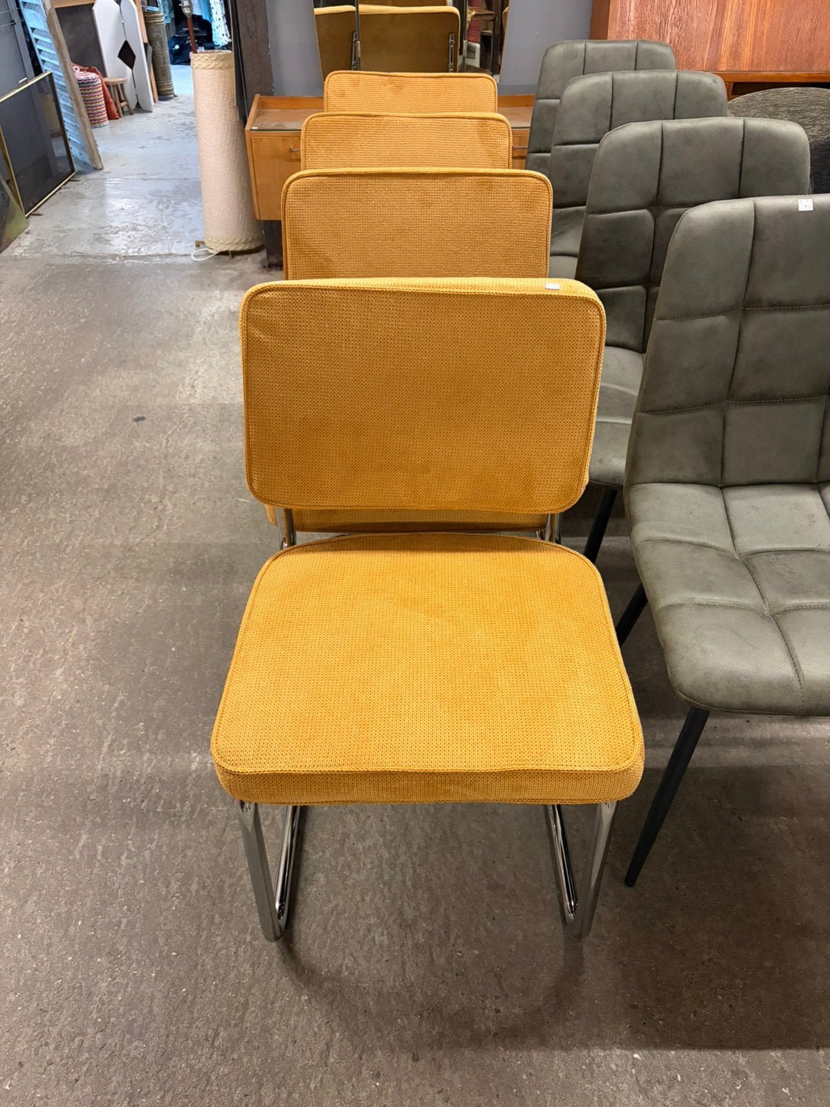 4 Okergele ribstof eetkamerstoelen - Nieuw!, ., Wit, Ophalen of Verzenden, .