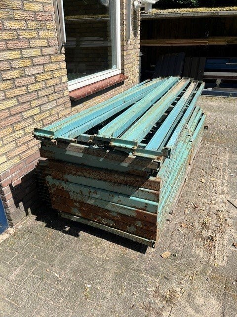 Hovuma palletstelling gebruikt, Ophalen