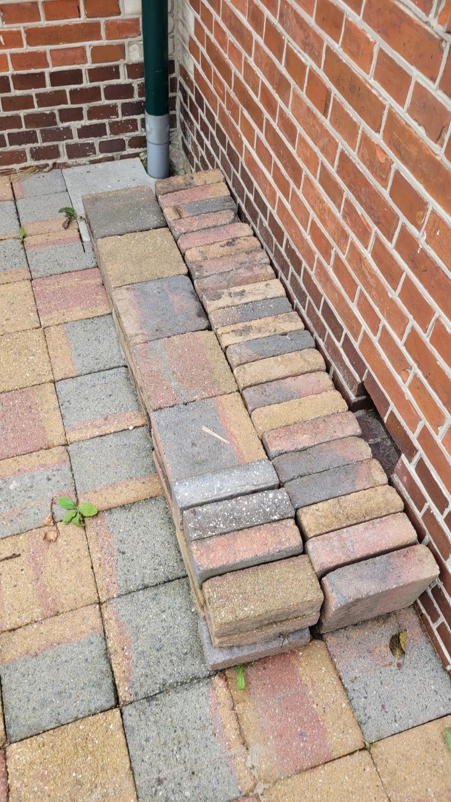 Gratis: Trommelstenen rood/grijs/geel, ca. 25 st. (20x20x5c, Doe-het-zelf en Verbouw, Tegels, Gebruikt, Keramiek, Overige typen