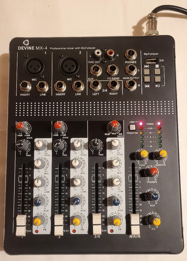Devine MX-4 / PA- en studiomixer, Muziek en Instrumenten, Ophalen of Verzenden, Gebruikt, Minder dan 5 kanalen, Microfooningang