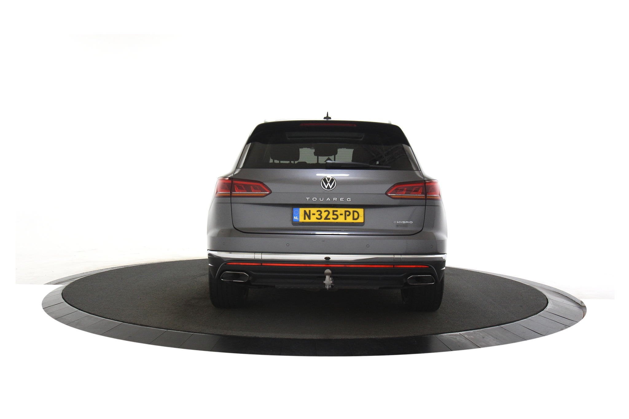 Volkswagen Touareg 3.0 TSi eHybrid 4MOTION Pano Trekhaak Lee, Automaat, Gebruikt, Euro 6, 2327 kg