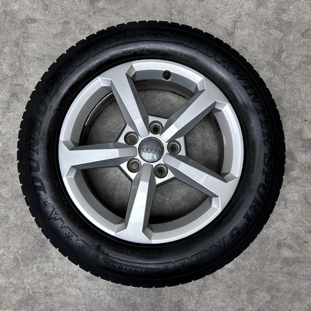 Diversen 16 inch originele velgen + winterbanden Audi Q2, Gebruikt, -, Banden en Velgen, -
