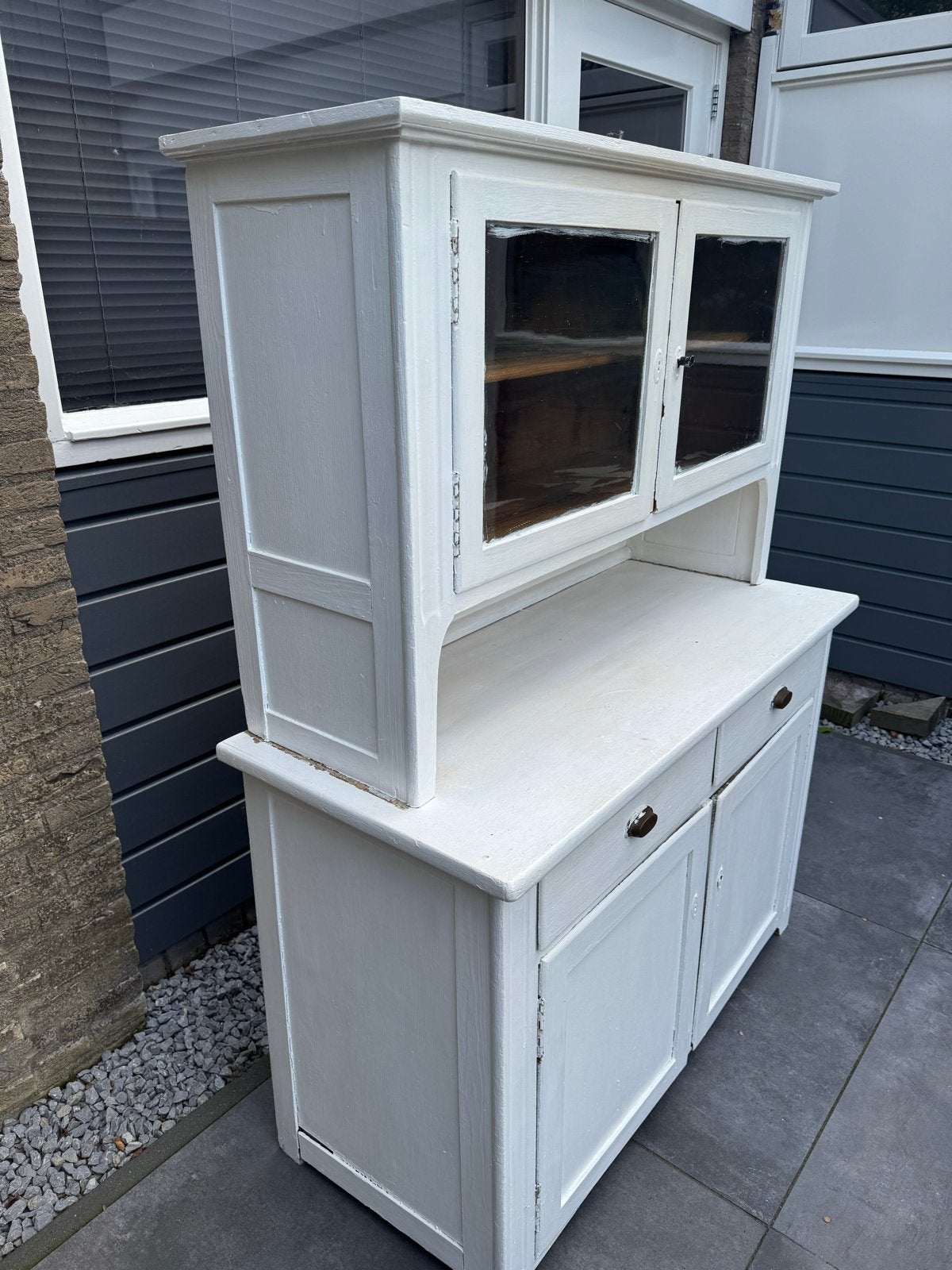 Oude witte buffetkast met glazen deuren, Antiek en Kunst, Ophalen