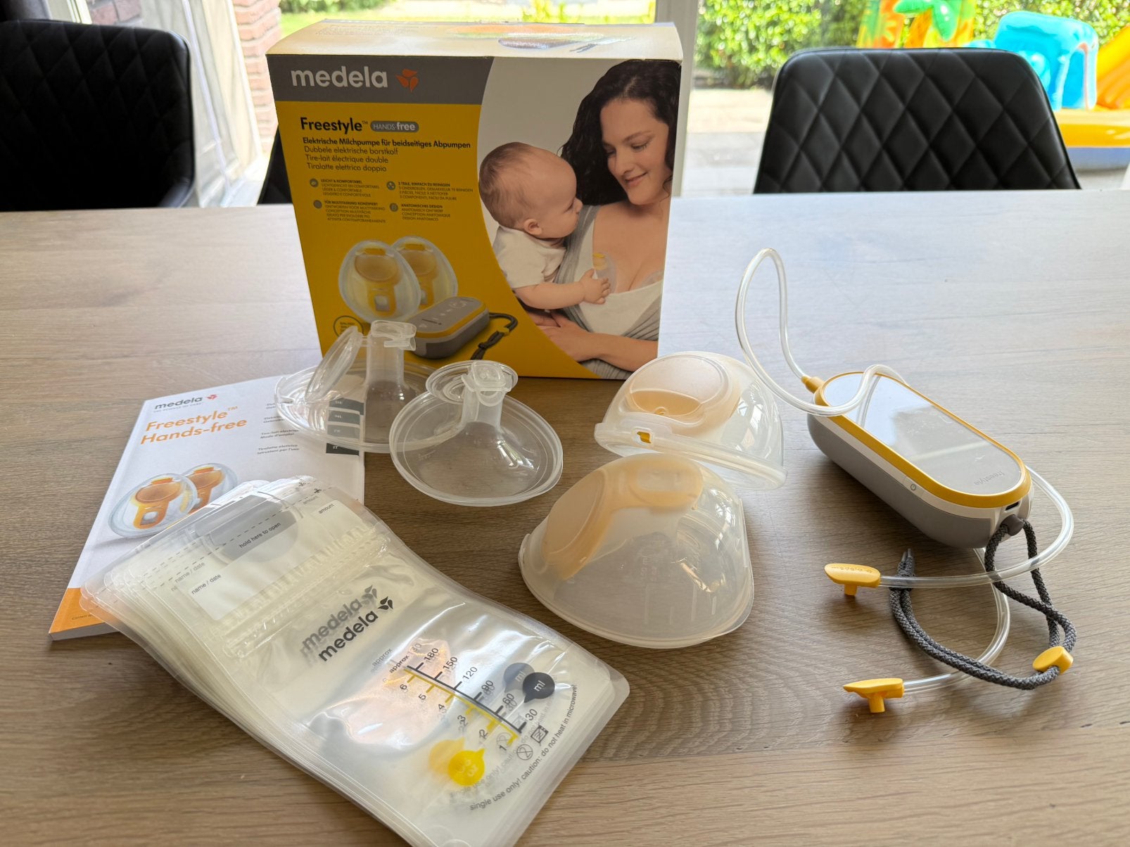 Medela Freestyle hands-free borstkolf, Ophalen of Verzenden, Zo goed als nieuw, Borstkolf