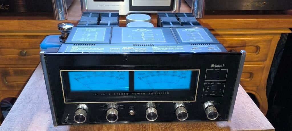 McIntosh MC-2255 Eindversterker te koop, Audio, Tv en Foto, Ophalen of Verzenden, Zo goed als nieuw, 120 watt of meer, Overige merken