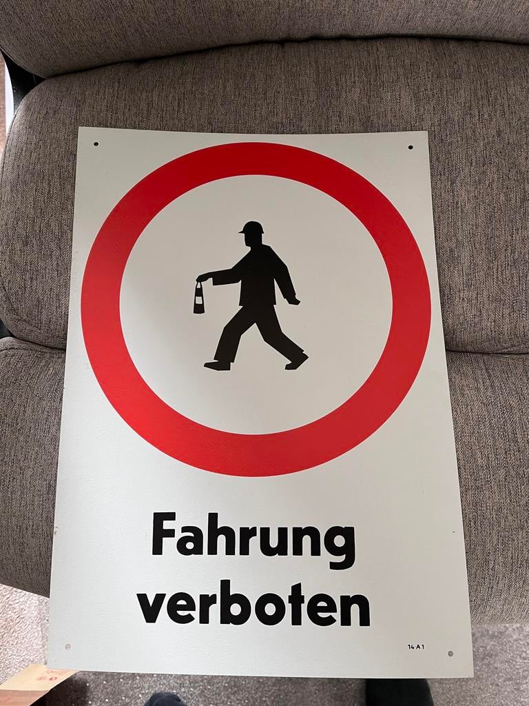 Twee kunststof borden uit kolenmijn - Mijnwerker, Mijnlamp, Ophalen of Verzenden, Gebruikt