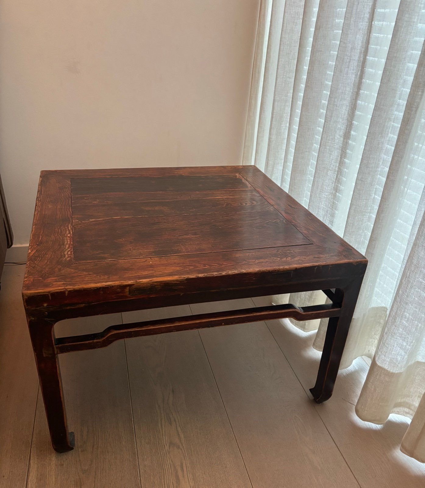 2 Antieke Lage Tafels - 70x70x44cm, Ophalen