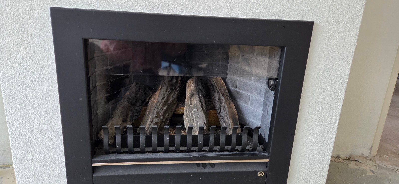 Dru gaskachel - Inbouw gashaard met houtblokken, Ophalen