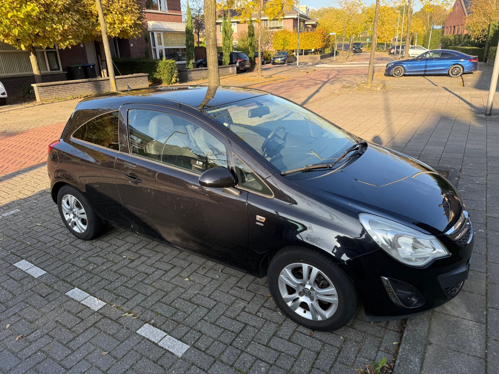 Opel Corsa 1.4 16V 3D 2011 Zwart, Auto's, Voorwielaandrijving, 40 €/maand, 1398 cc, Zwart