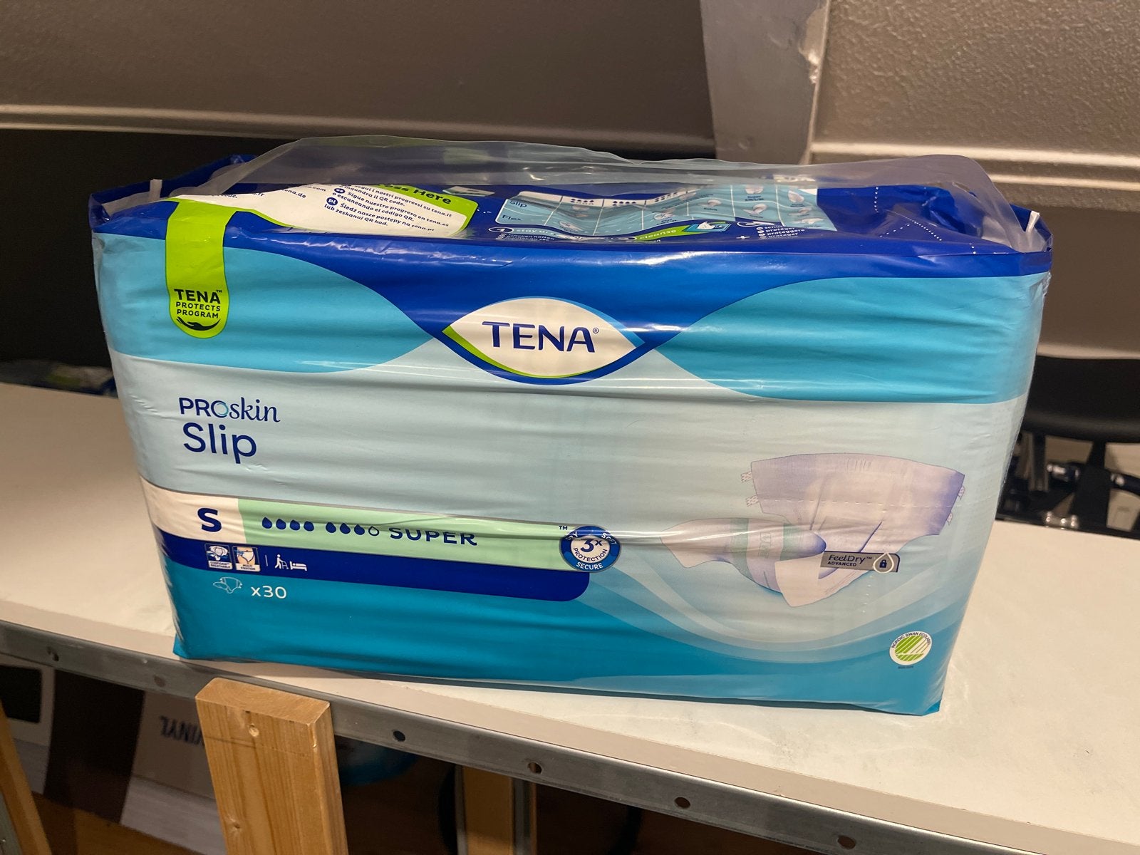 Tena luiers, Ophalen, Nieuw