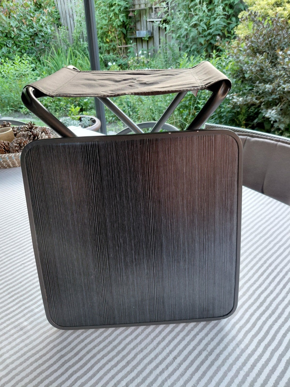 Tuin / camping krukje met oplegblad Bordeaux "Grey edition", Ophalen
