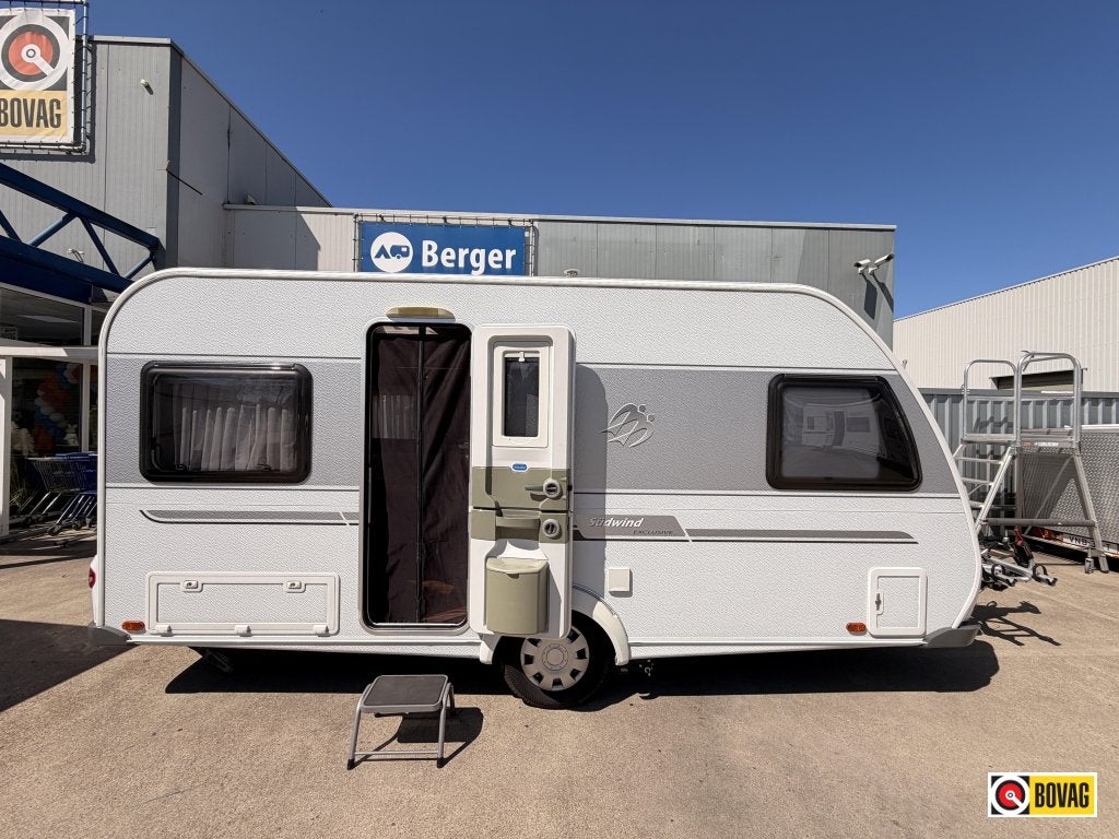 Knaus Sudwind Exclusive 450 FU met Bankairco, Mover, Rondzit, Schokbreker, Bedrijf, Overige typen
