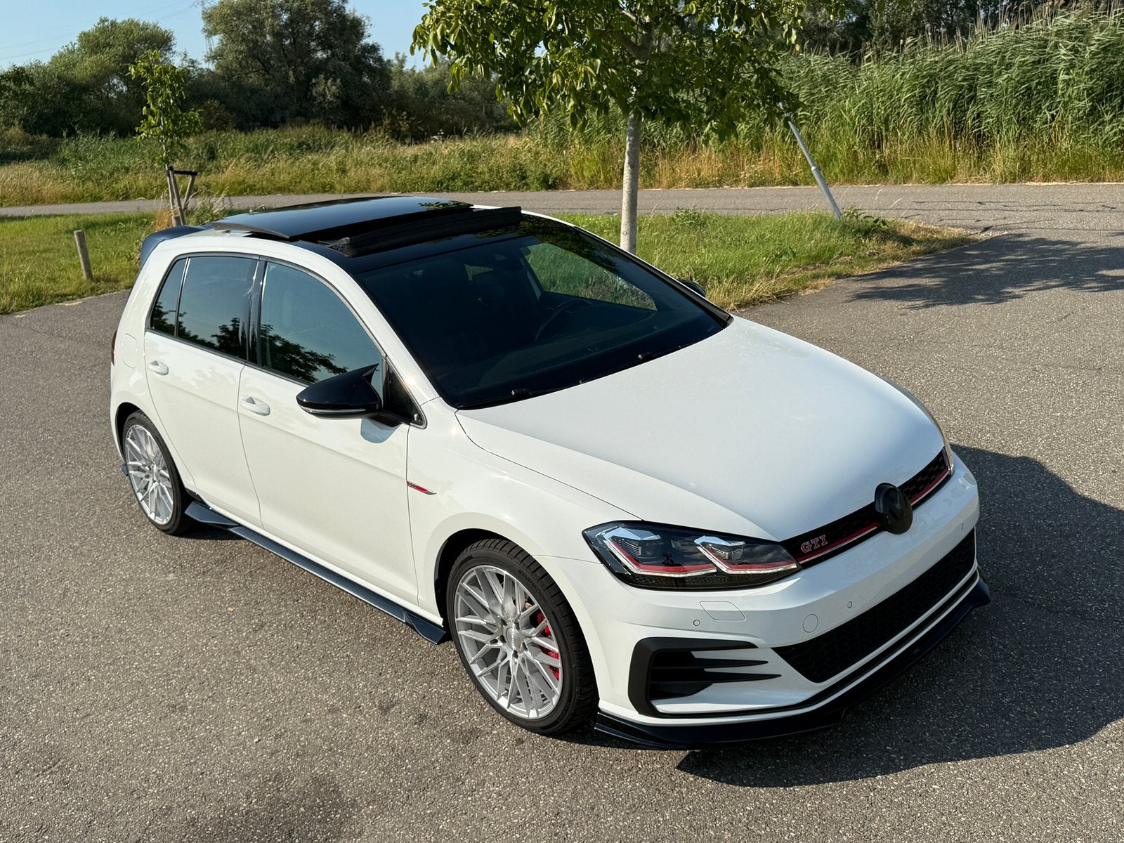 Volkswagen Golf 2.0 TSI 7-DSG 2019 | PANO | LED | CARPLAY, 1345 kg, Stof, Zwart, 4 cilinders