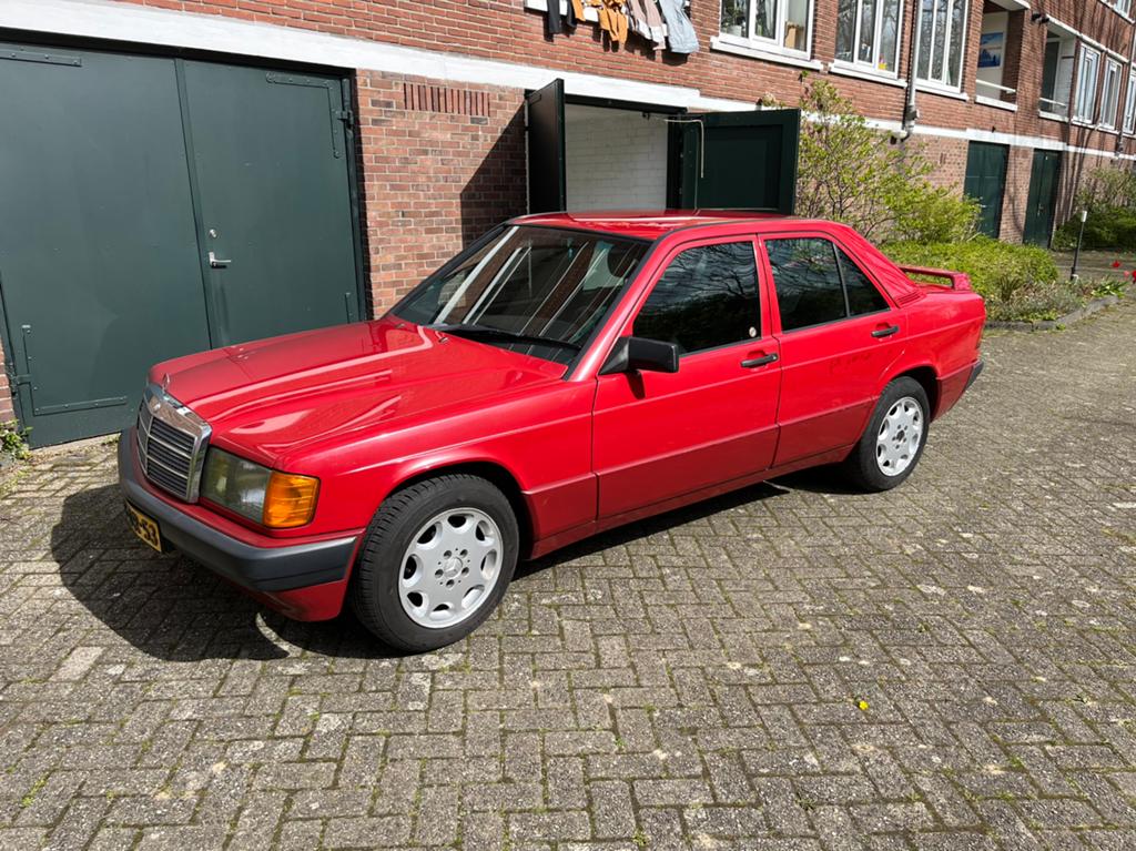 Mercedes-Benz 190-Serie 1.8 E U9 1991 Rood, Auto's, Mercedes-Benz, Achterwielaandrijving, 4 cilinders, Handgeschakeld, Sedan