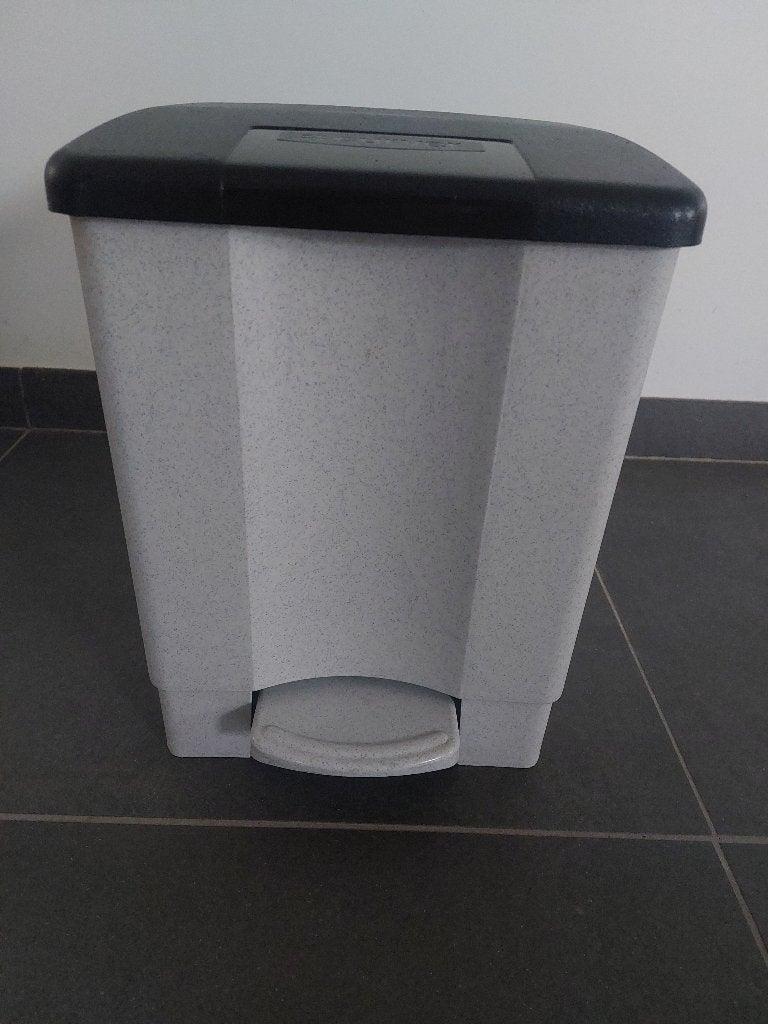 Curver pedaalemmer kunststof 17 liter als nieuw, Kunststof, Ophalen of Verzenden, Zo goed als nieuw, 5 – 50