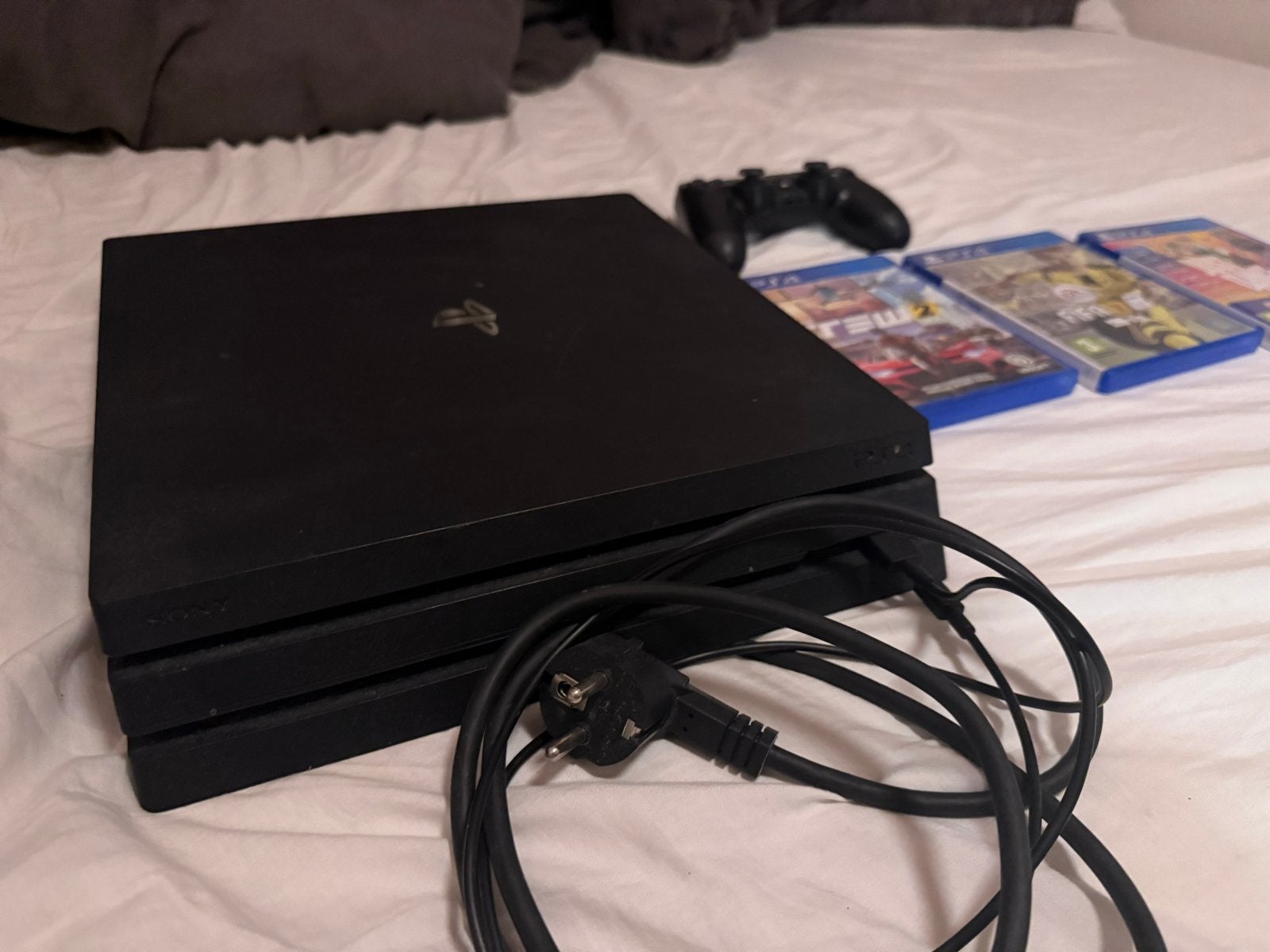 PlayStation 4 Pro met controller en spellen, Met games, Ophalen of Verzenden, Zo goed als nieuw, Met 1 controller