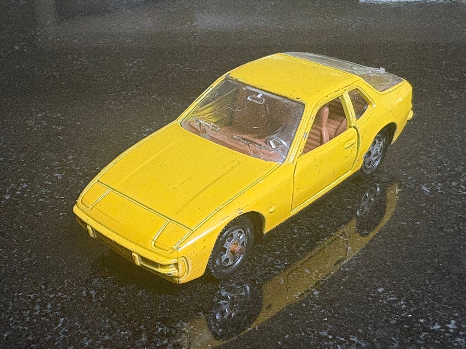 Porsche 924 1:43 Mebetoys, Hobby en Vrije tijd, Ophalen of Verzenden, Gebruikt, Auto, Overige merken