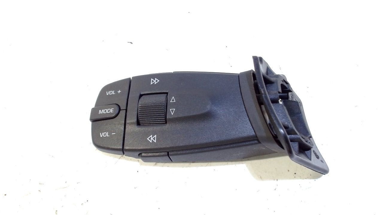 Radio bediening Seat Ibiza, Auto diversen, Autoradio's, Ophalen of Verzenden, Van der Ven Autorecycling B.V., Onderdelen@venauto.nl