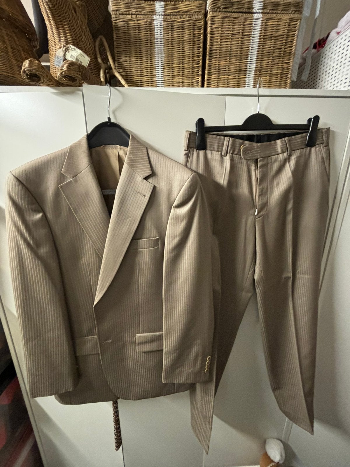 Nieuwstaat beige trouwpak trouwkostuum pak merk Barutti 48, Ophalen of Verzenden, Zo goed als nieuw, Overige kleuren, Trouwpak