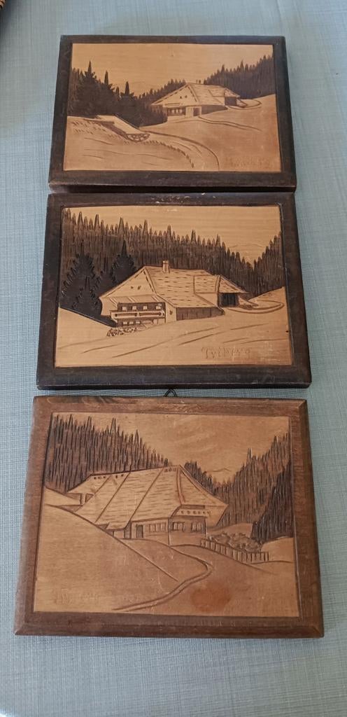 Set van 3 handuitgesneden Zwarte Woud schilderijtjes, Antiek en Kunst, Kunst | Beelden en Houtsnijwerken, Minder dan 20 cm, Ophalen of Verzenden