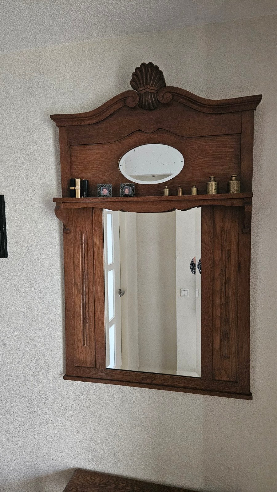 Antieke spiegel met prachtig houtsnijwerk, Antiek en Kunst, Ophalen, Rechthoekig