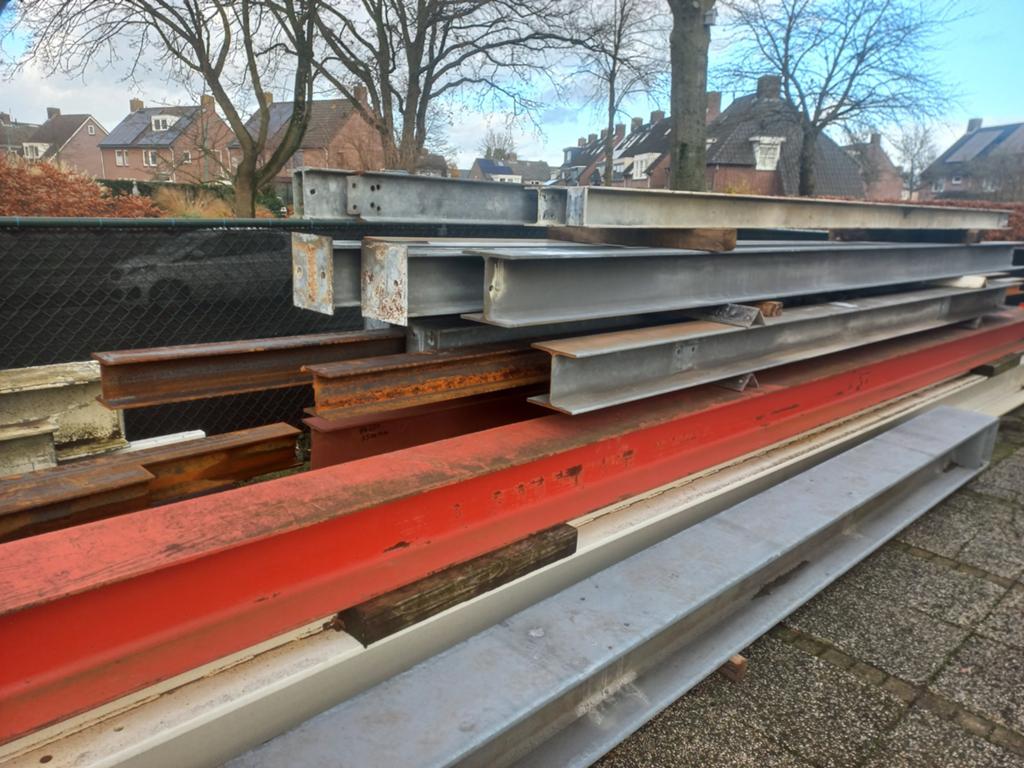Stalen balken / ijzeren balken / hea / heb / ipe / unp / hem, Ophalen, Zo goed als nieuw, IJzer