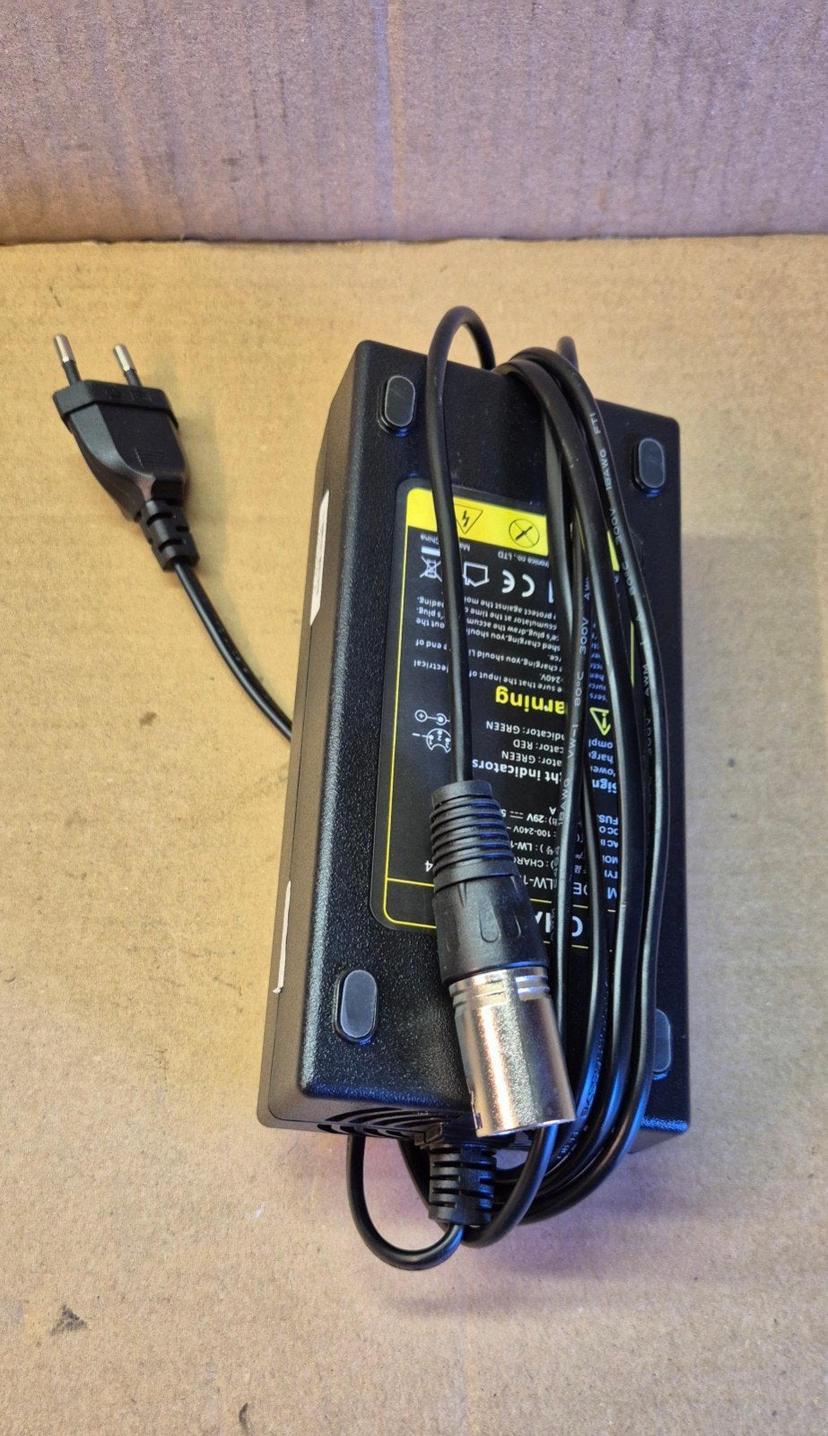 Scootmobiel acculader - 3-pins XLR - Zo goed als nieuw
​, Ophalen, Zo goed als nieuw