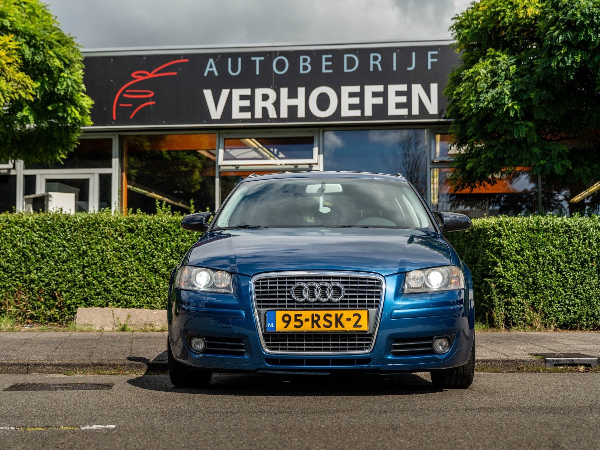 Audi A3 Sportback 1.6 Attraction | AUTOMAAT | CLIMATE / CRUI, Auto's, Audi, Dealer onderhouden, 680 kg, 4 cilinders, Blauw