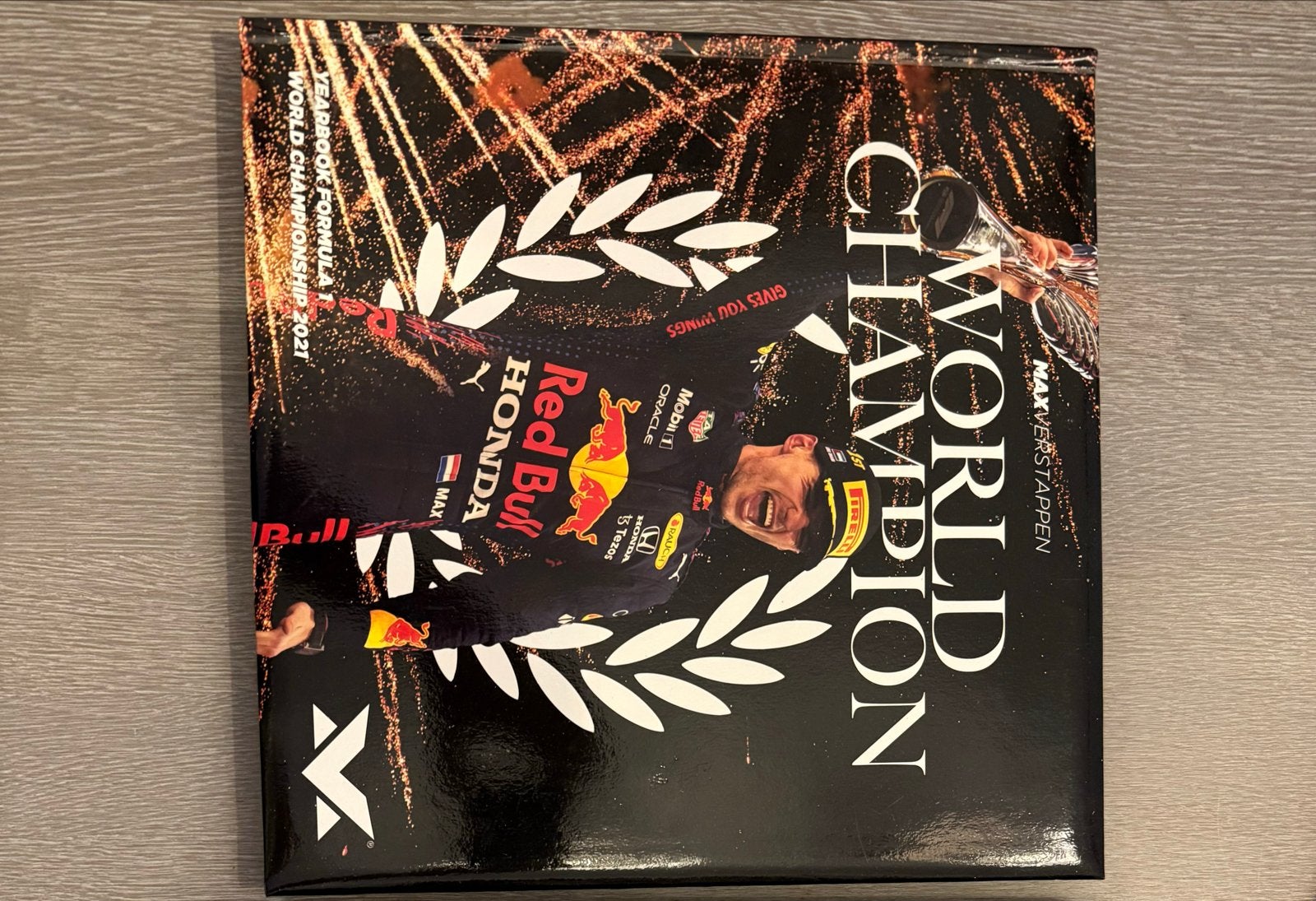 Max Verstappen World Champion 2021 Jaarboek Formule 1, Ophalen of Verzenden, Zo goed als nieuw, Overige merken