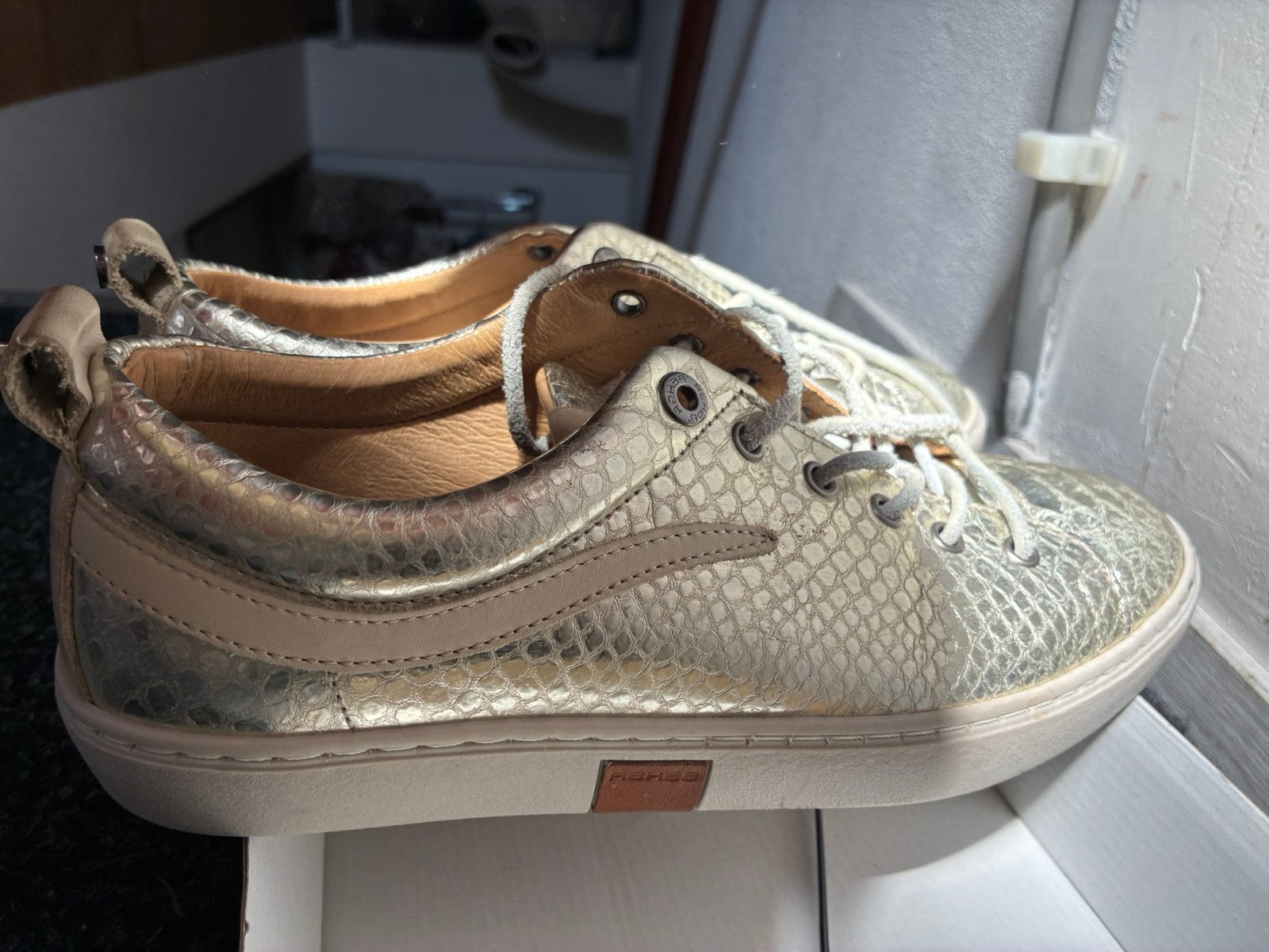 Rehab kwaliteit sneaker leer 40, Ophalen of Verzenden, Zo goed als nieuw, Sneakers of Gympen