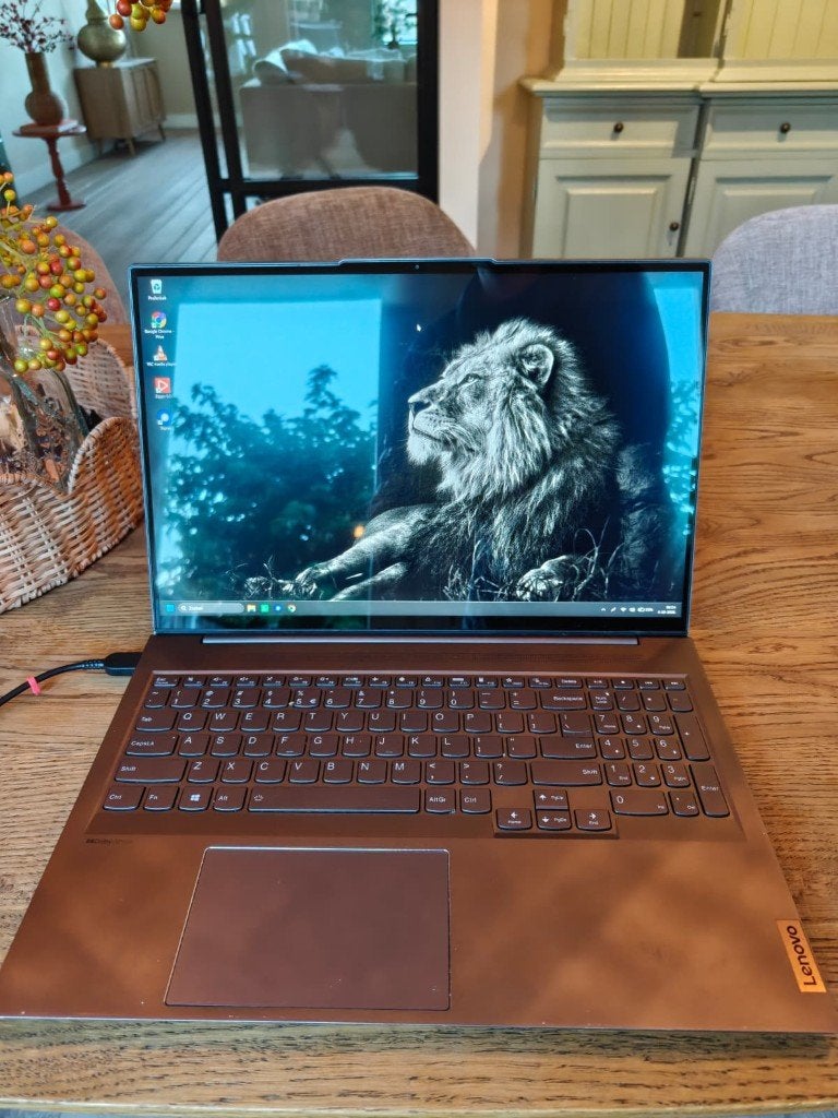 Lenovo Yoga Slim 7 Pro Gen 6 Laptop AMD / RTX / touchscreen