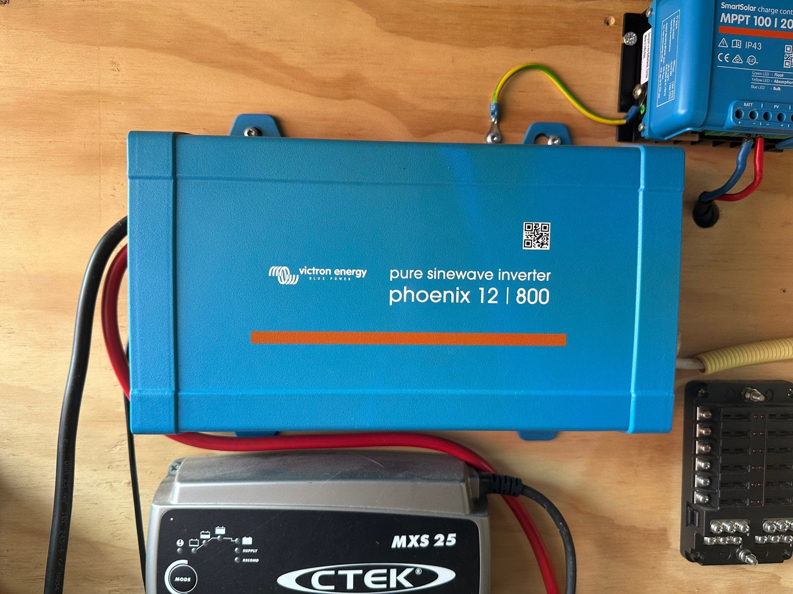 Victron Phoenix omvormer 12/800 Schuko, Ophalen of Verzenden, Gebruikt