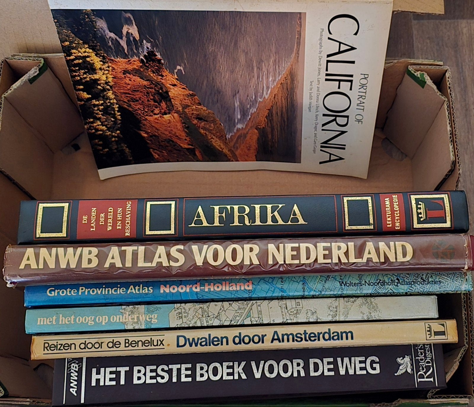 Boeken te koop: reizen - landen - atlassen., Ophalen, Gelezen, Taal en Reizen