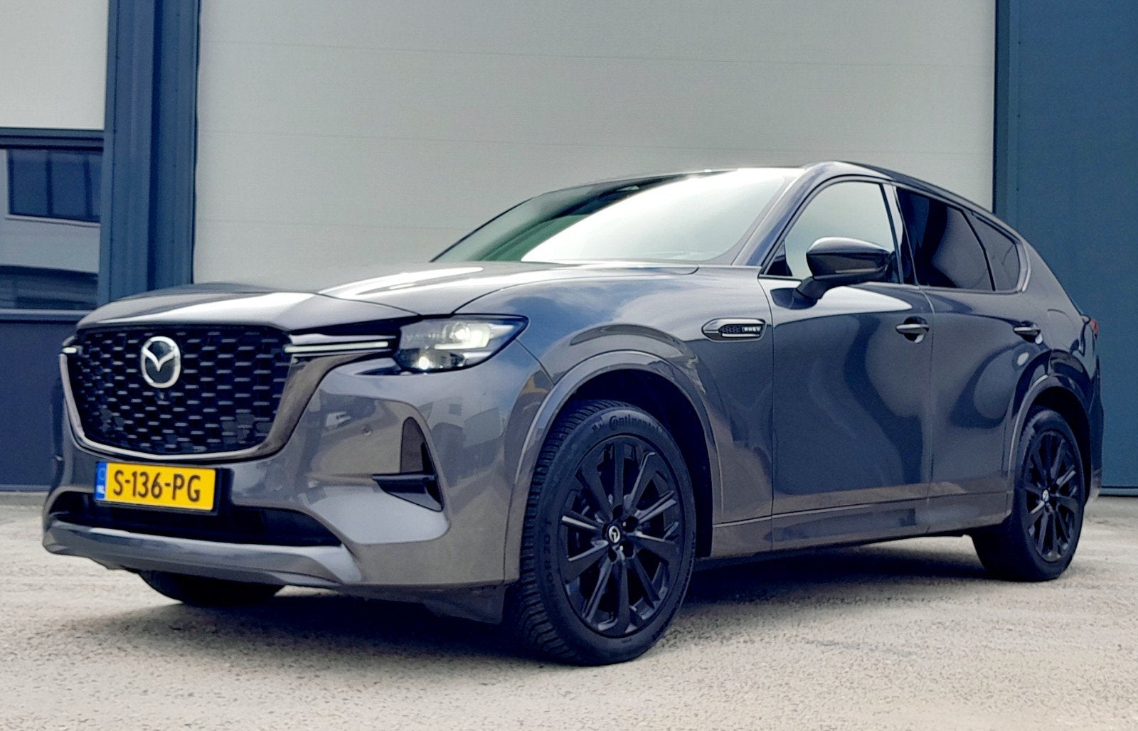 Mazda CX-60 2.5 E-skyactiv Phev 327pk inr mog.., Auto's, Mazda, Automaat, Zwart, 192 pk, 2500 kg
