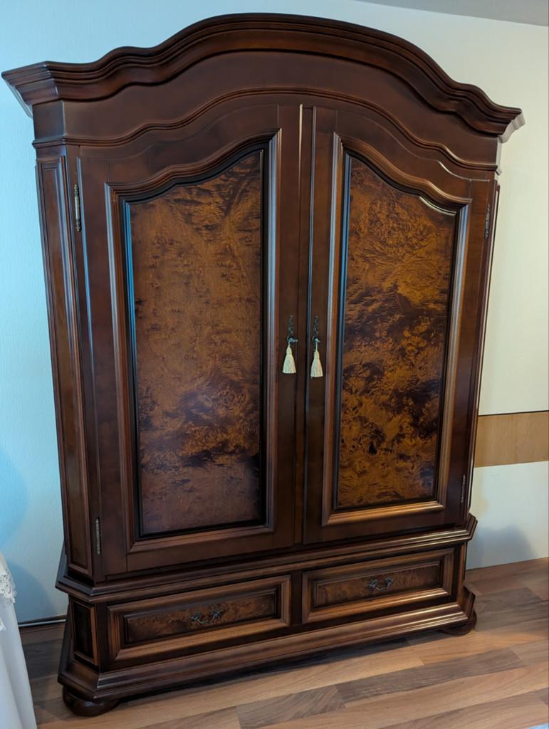 Noten Houten woonkamer kast met 2 Deuren en Lades, Antiek en Kunst, Ophalen