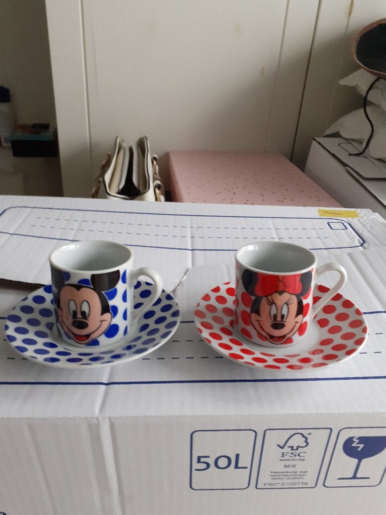 2x kopjes mickey mouse en minnie mouse Nieuw e.a. zie foto's, Huis en Inrichting, Keuken | Servies, Ophalen, Nieuw, Overige stijlen