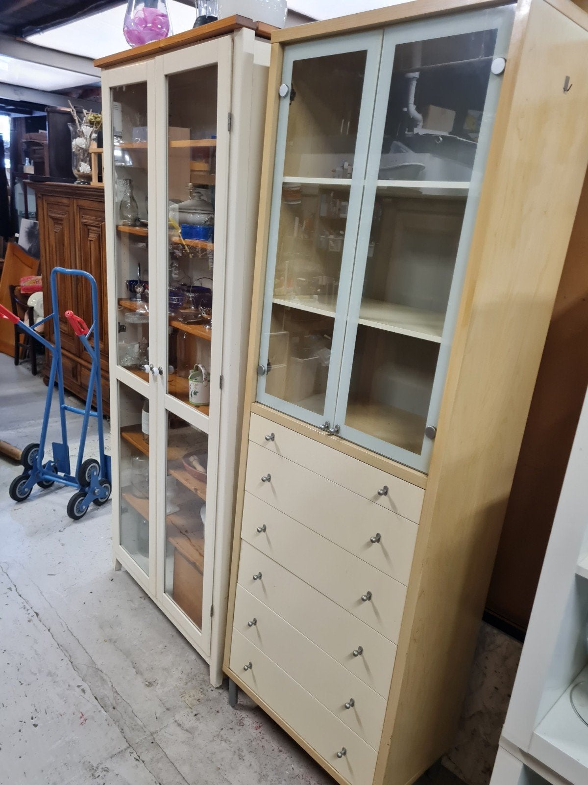 Vintage Vitrinekast met Glazen Deuren, Gebruikt, Ikea, Onbekend, Ophalen of Verzenden