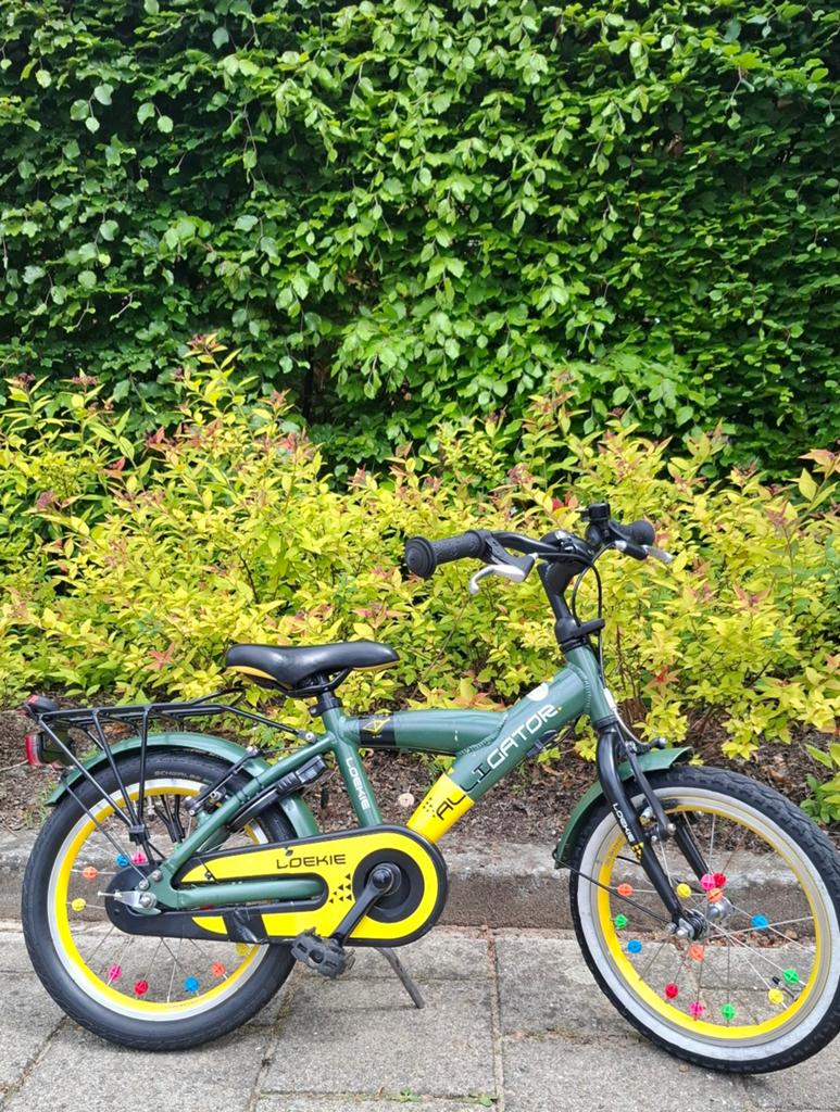 Kinderfiets Loekie Alligator 16 inch - Goede staat, Fietsen en Brommers, Fietsen | Kinderfietsjes, Ophalen, Zijwieltjes, Batavus Snake Alpina Trial Yabber cube bulls loekie sparta