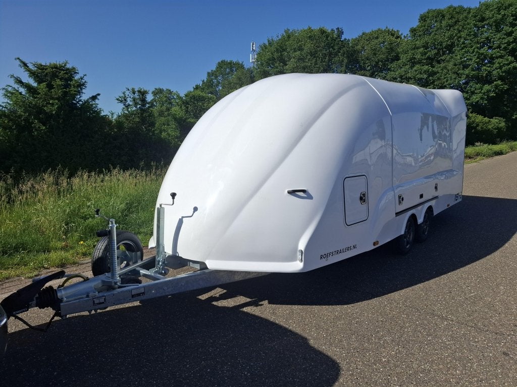 SALE! Nieuwe AST-2 gesloten polyester autotransporter 3500kg, Nieuw