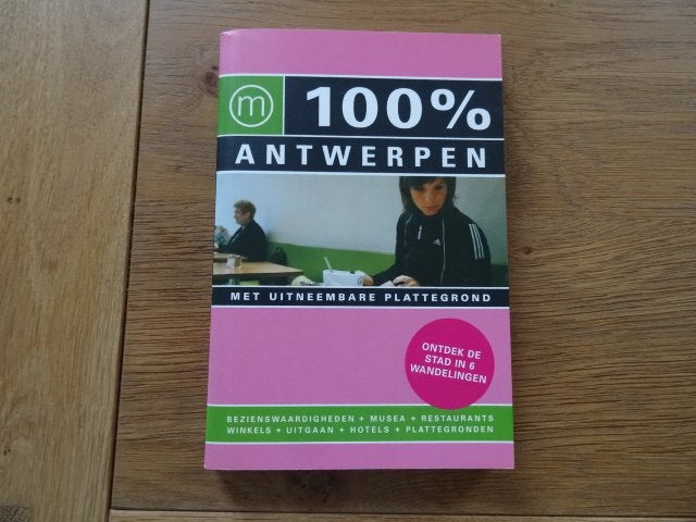 100% Antwerpen reisgids van time to momo, Overige merken, Europa, Ophalen of Verzenden, Zo goed als nieuw