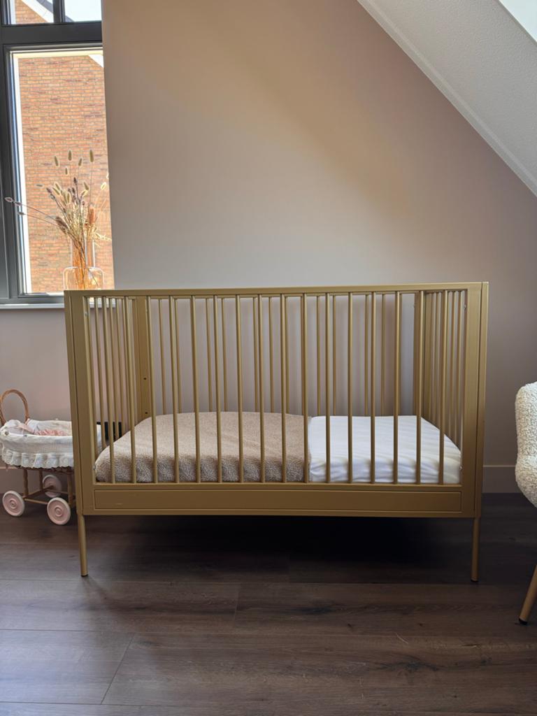 Coming Kids Goudkleurig Ledikant 60x120 met Aerosleep Matras, Zo goed als nieuw, Minder dan 140 cm, Minder dan 70 cm, Ophalen