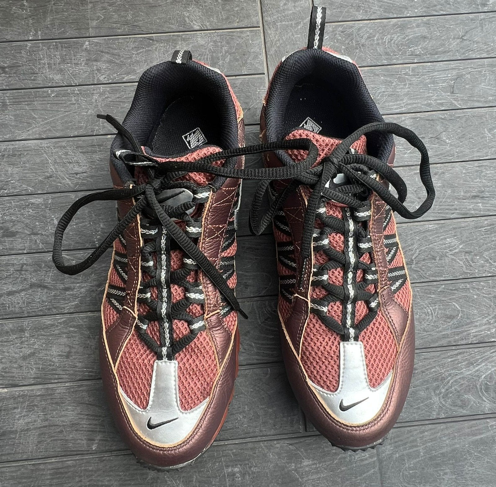 Nike Air Humara Burgundy - Maat 43, Kleding | Dames, Schoenen, Overige kleuren, Sportschoenen, Nike, Ophalen of Verzenden