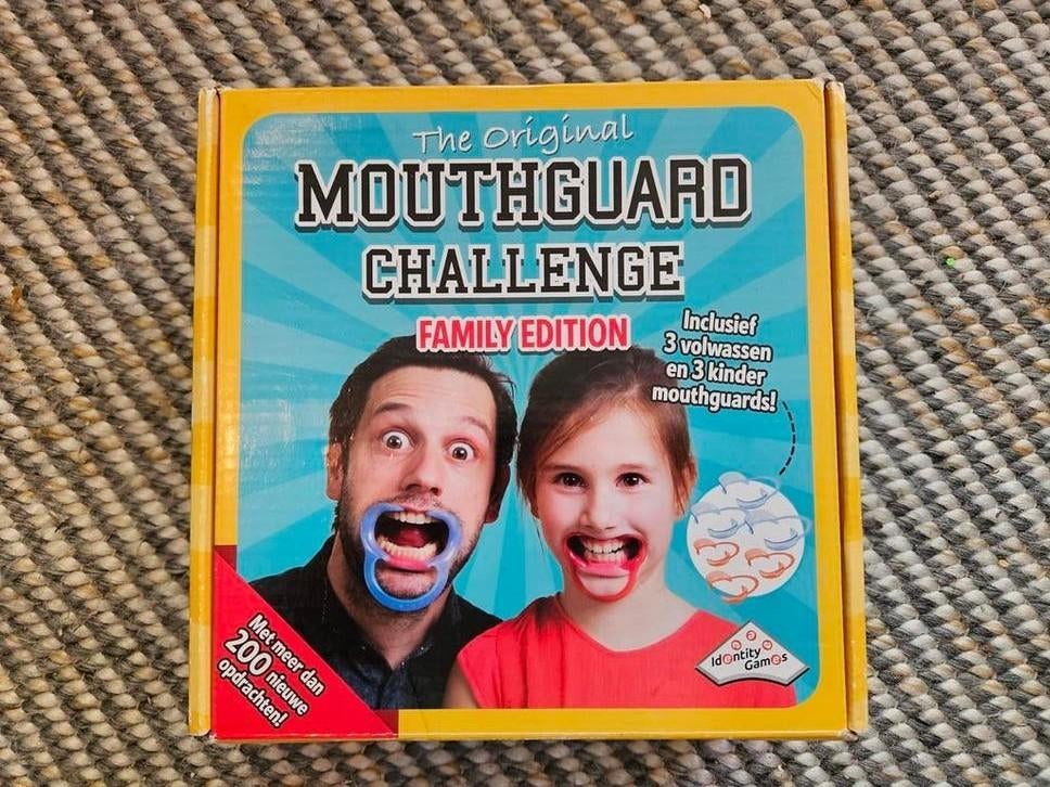 Mouthguard Challenge Family Edition - Zo goed als nieuw, Vijf spelers of meer, Ophalen of Verzenden, Zo goed als nieuw, Identity Games