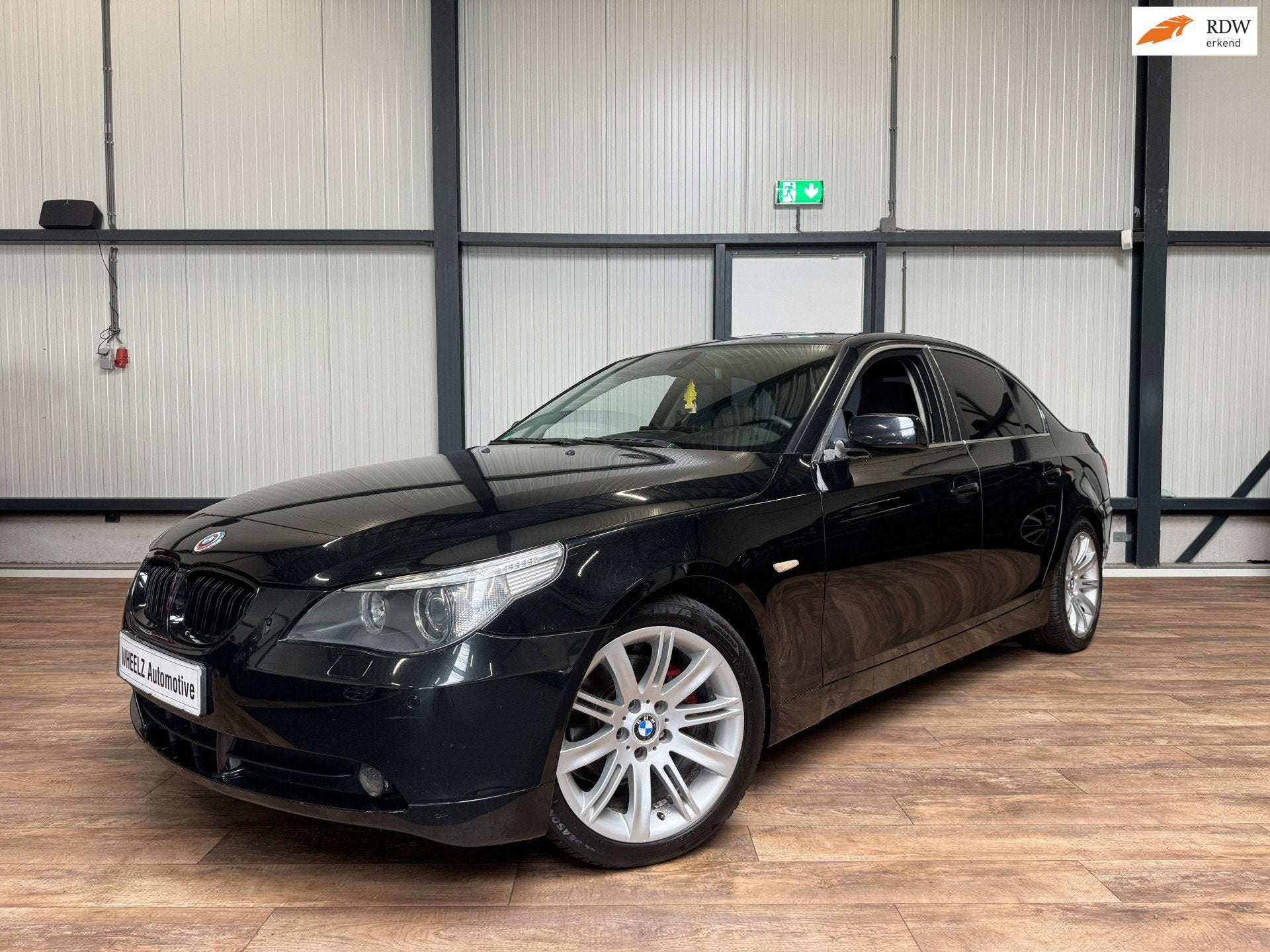 BMW 5-serie 523i Automaat / AIRCO / CRUISE / LPG / Belgische, Gebruikt, Zwart, Bedrijf, Sedan
