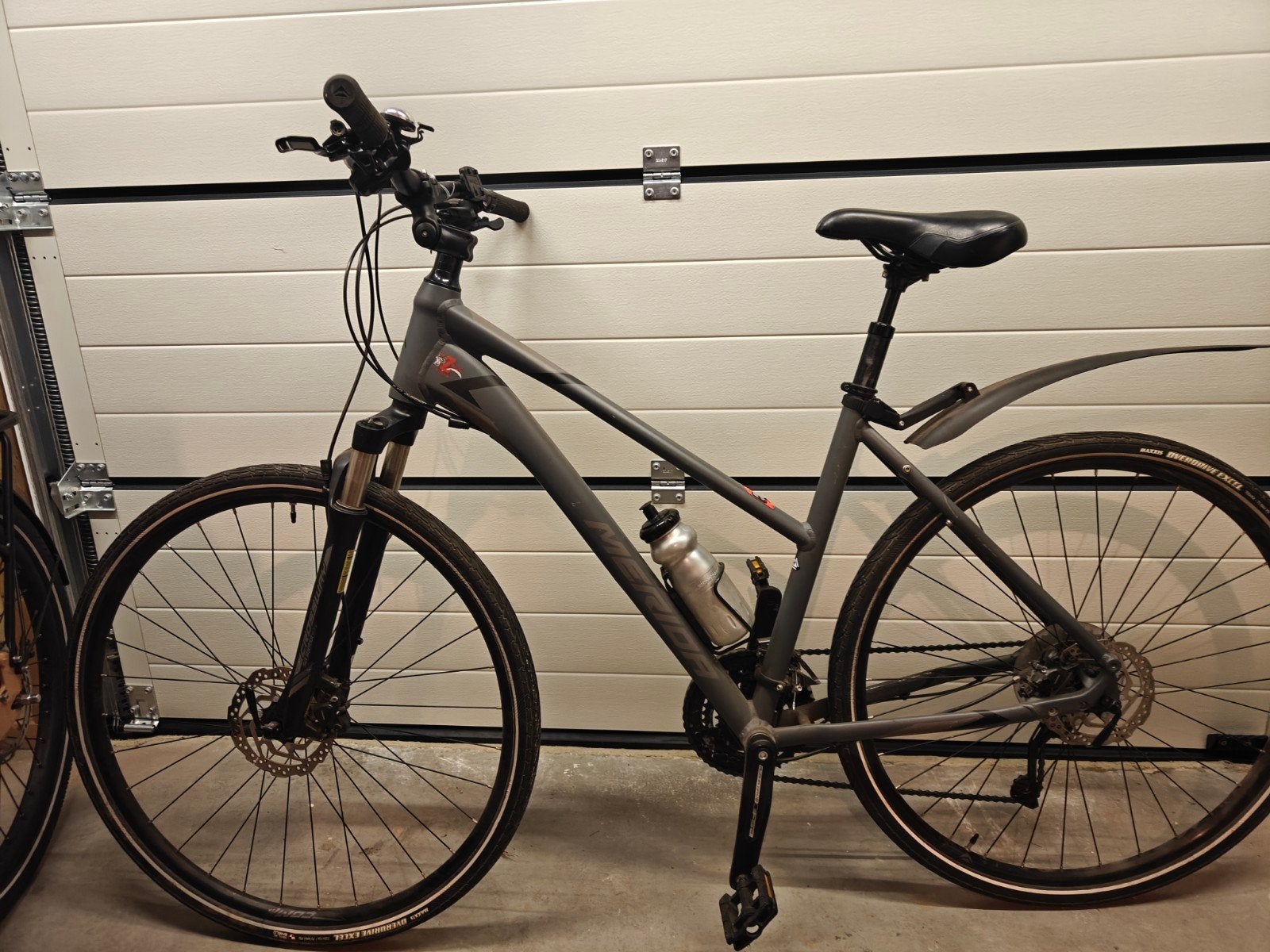 Merida Crossway Damesmodel - Comfortabele Hybride Fiets, Fietsen en Brommers, 28 inch, Gebruikt, Schijfrem, Ophalen
